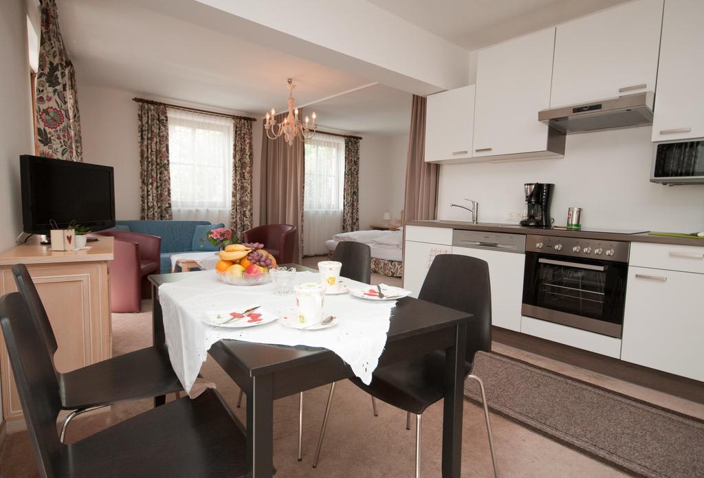 Gasthaus Gasthof Dorfkrug Fulpmes Zimmer foto